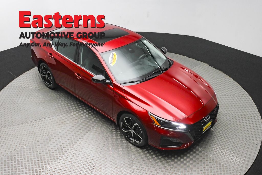 2023 Nissan Altima 2.5 SR photo 3