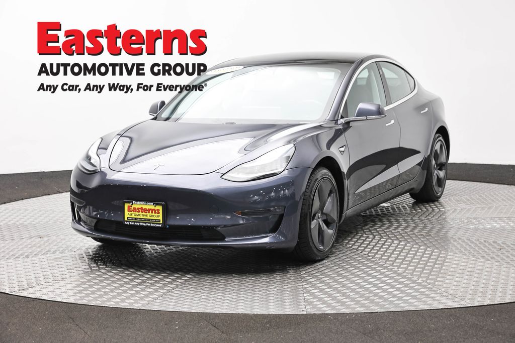 2019 Tesla Model 3 Standard Range Plus's photo