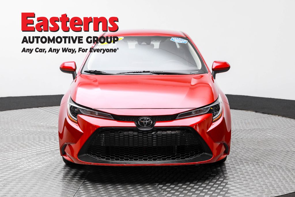 2021 Toyota Corolla LE photo 2