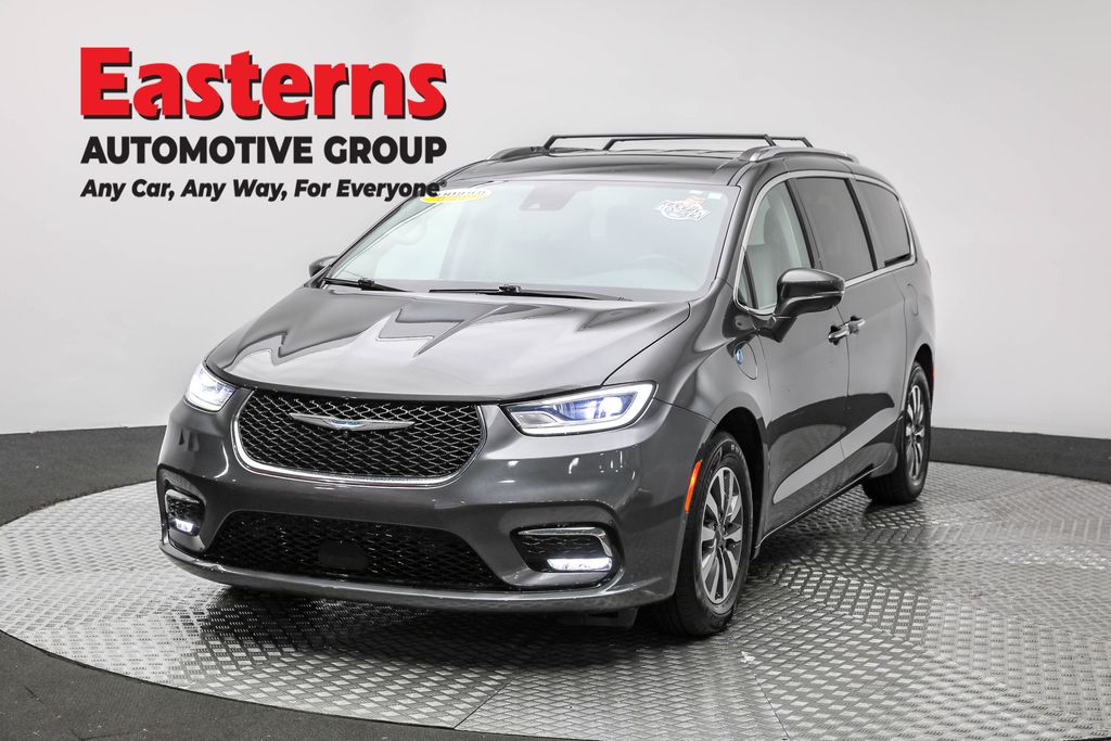 2021 Chrysler Pacifica Hybrid Touring L's photo