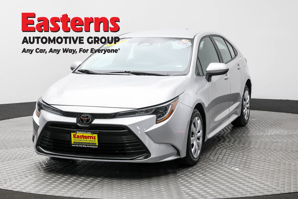 2023 Toyota Corolla LE's photo