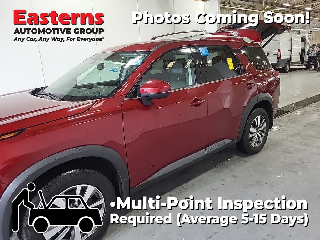 2022 Nissan Pathfinder SL