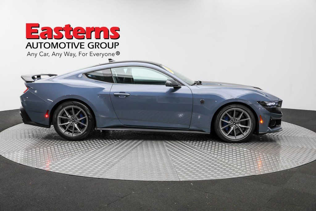 2024 Ford Mustang Dark Horse photo 4