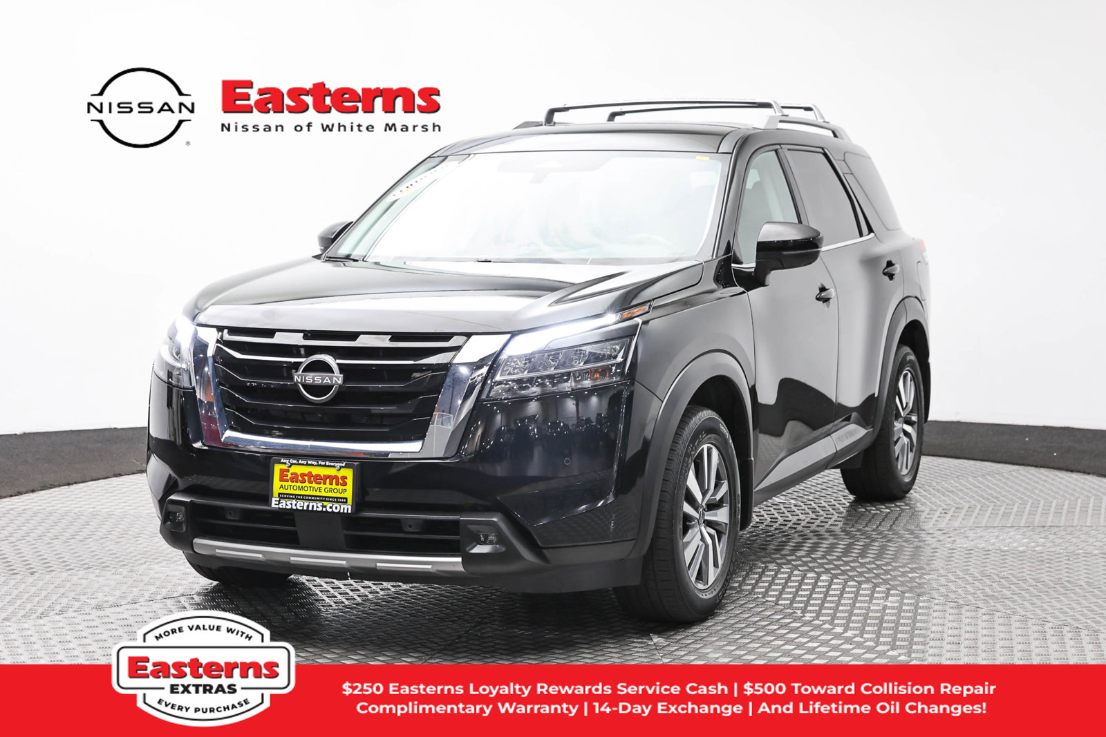 2023 Nissan Pathfinder SL