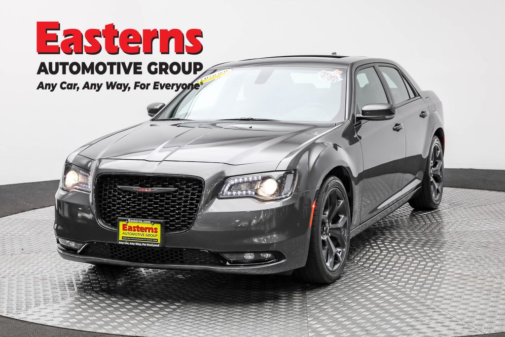 2023 Chrysler 300 S's photo