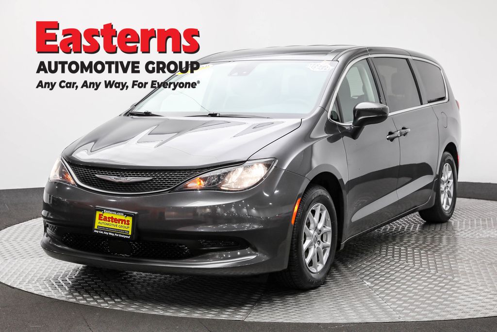 2023 Chrysler Voyager LX Minivan/Van's photo