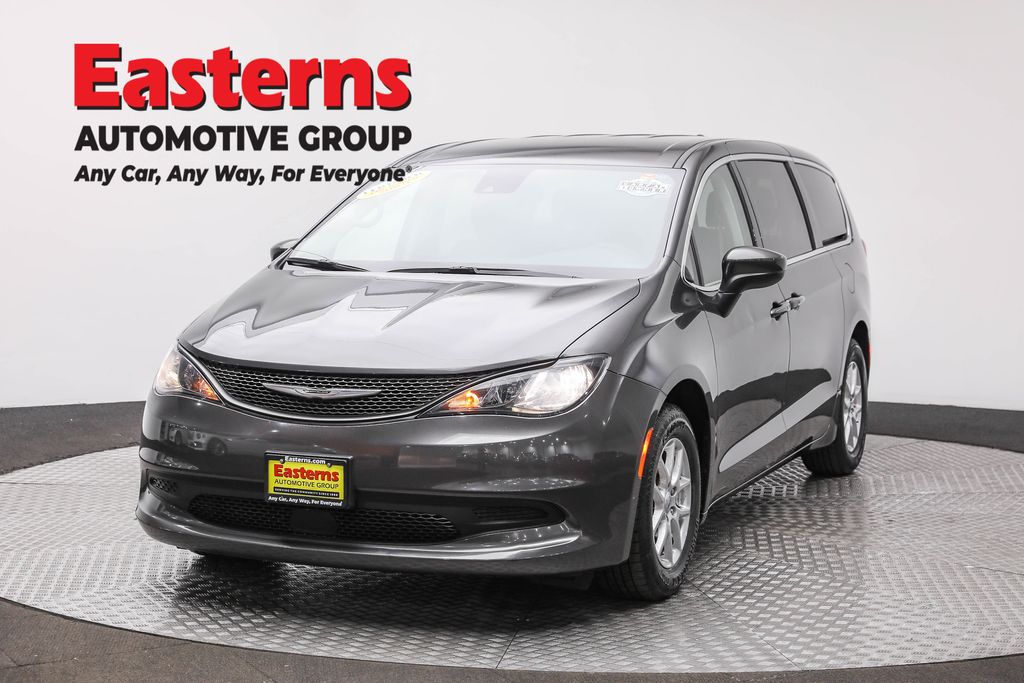 2023 Chrysler Voyager LX