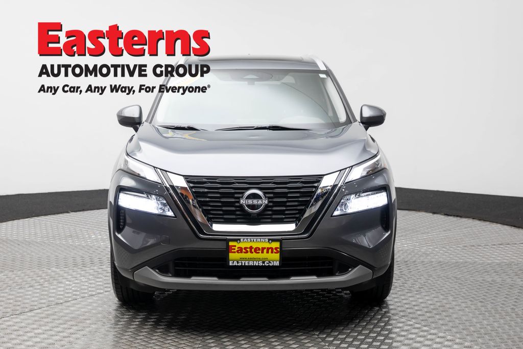 2023 Nissan Rogue SV photo 2