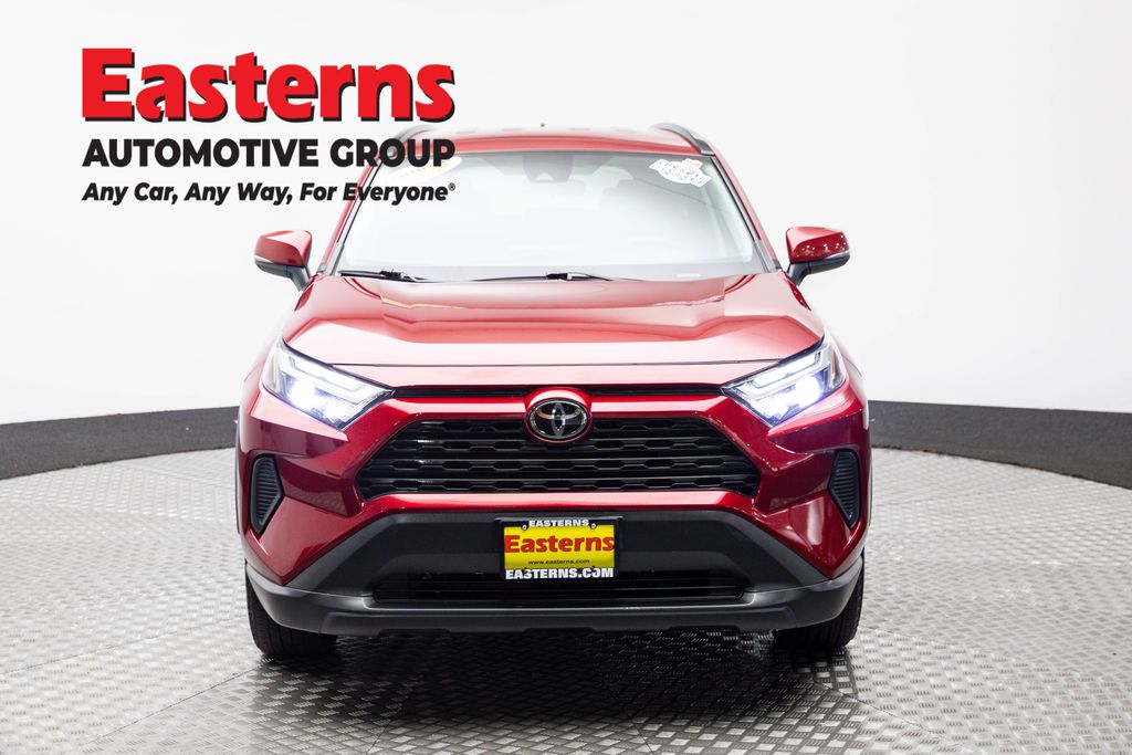 2023 Toyota RAV4 XLE photo 2