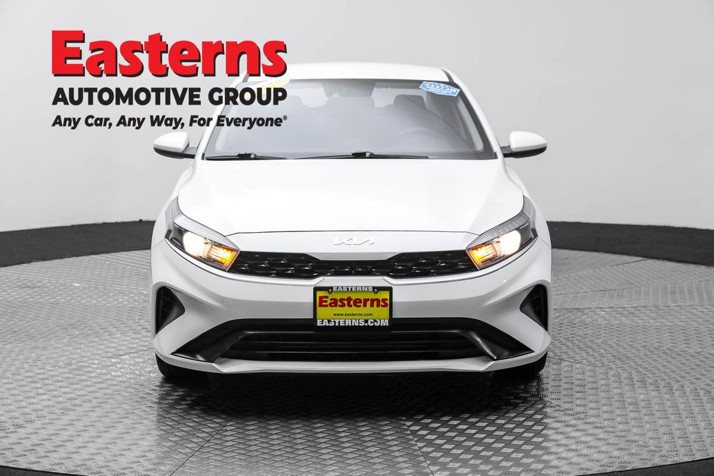 2022 Kia Forte LXS photo 2