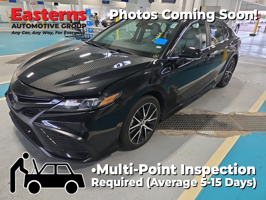 2023 Toyota Camry SE's photo