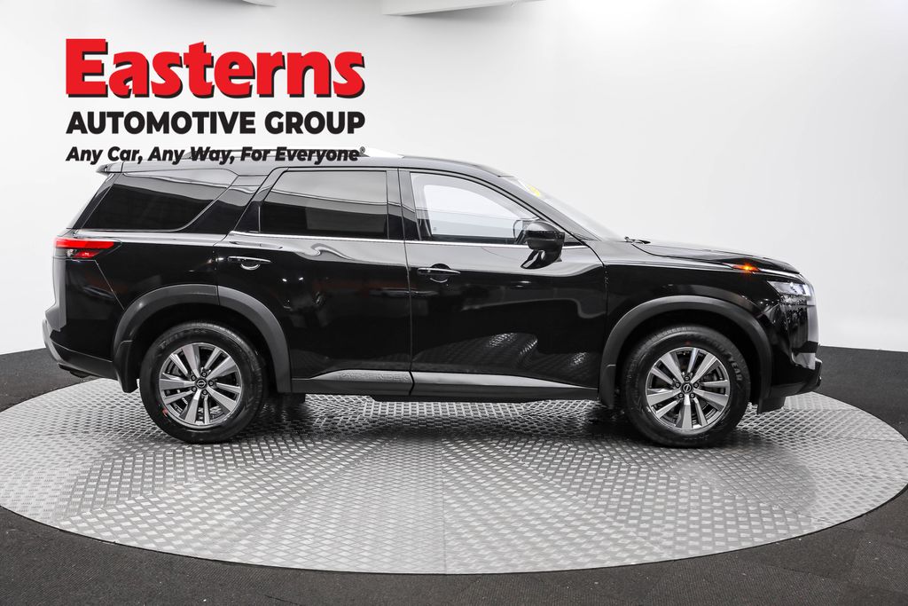 2022 Nissan Pathfinder SL photo 4