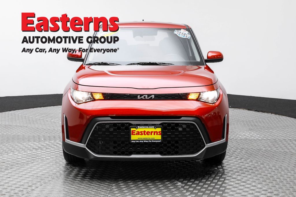 2023 Kia Soul LX photo 2