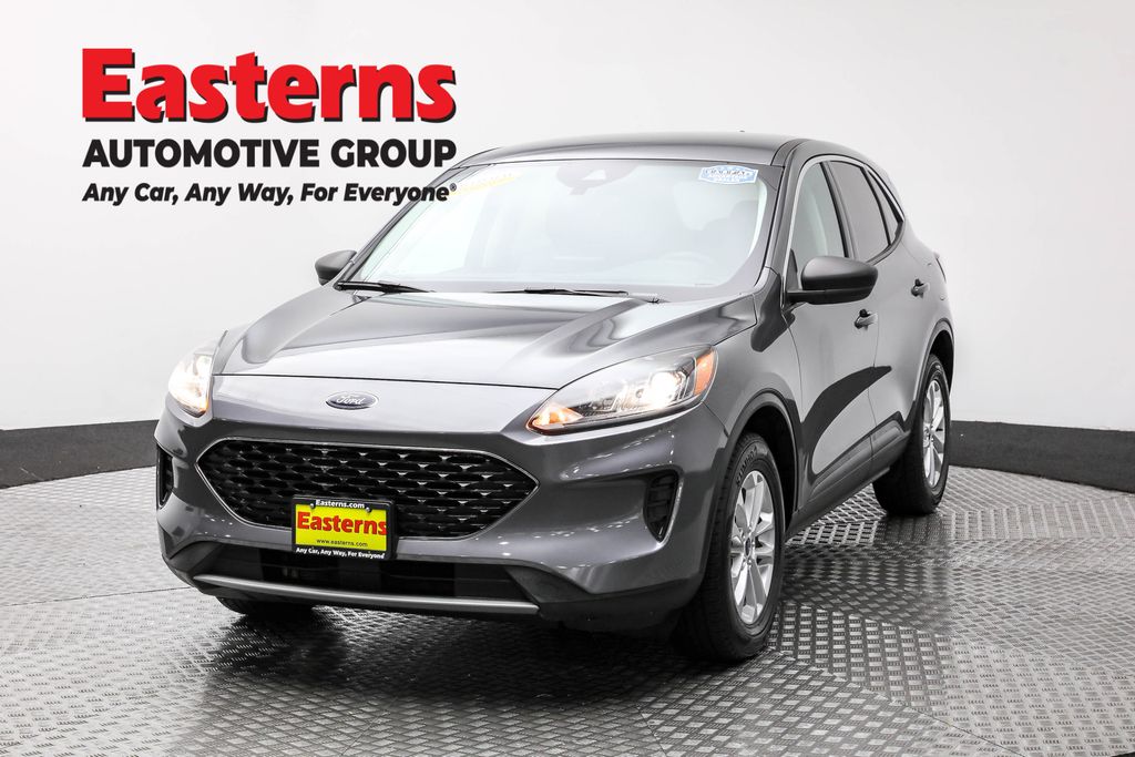 2022 Ford Escape SE's photo