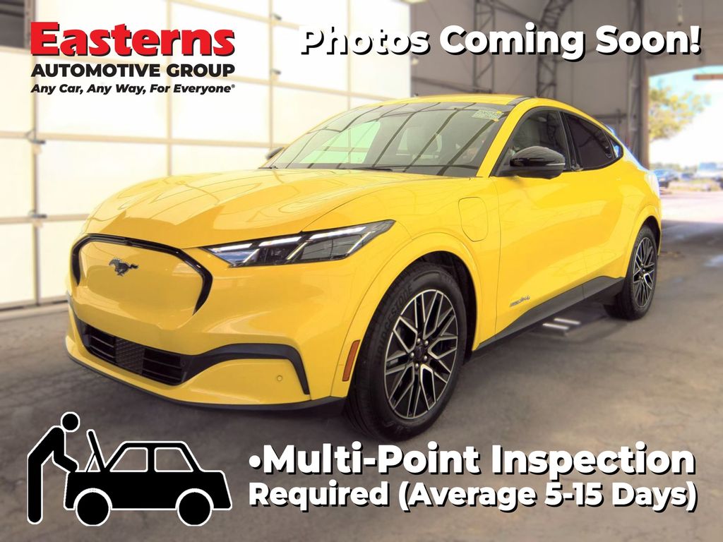 2025 Ford Mustang-Mach-e Premium's photo