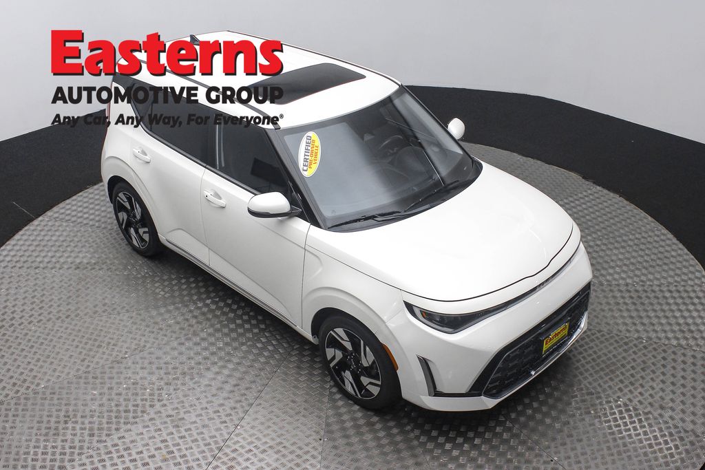 2023 Kia Soul GT-Line photo 3