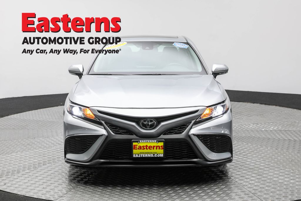 2022 Toyota Camry SE photo 2