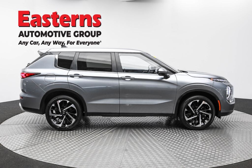 Used 2024 Mitsubishi Outlander SE SUV