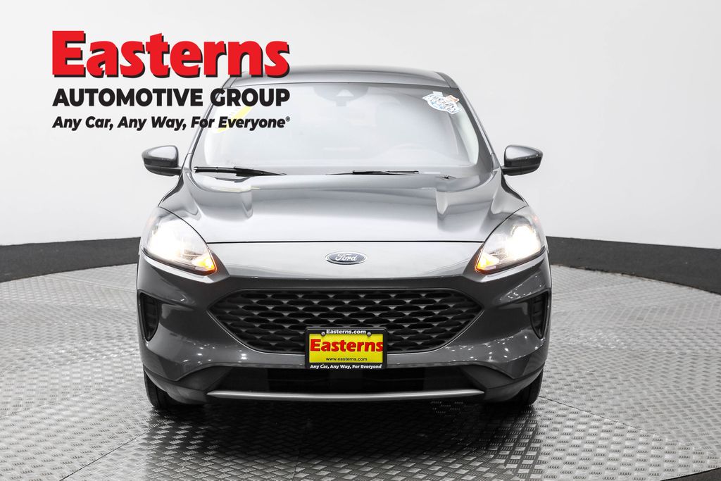 2021 Ford Escape Hybrid SE photo 2