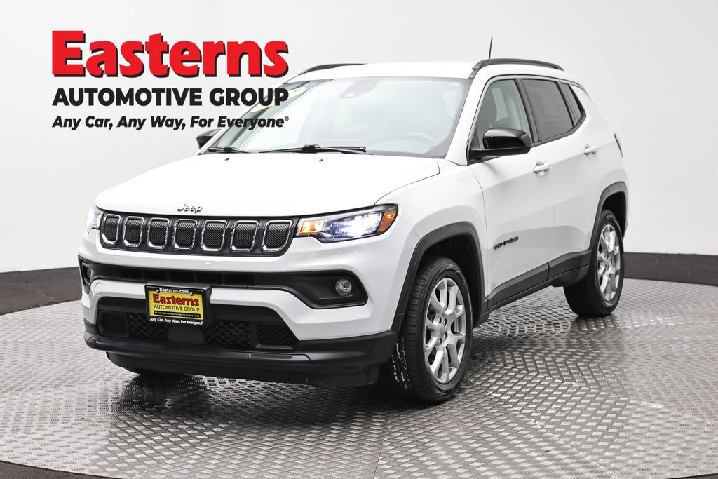 2022 Jeep Compass Latitude Lux 4X4's photo
