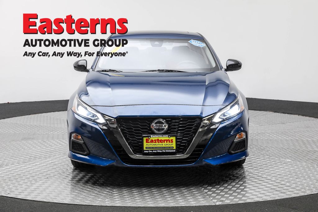 2021 Nissan Altima 2.5 SR photo 2