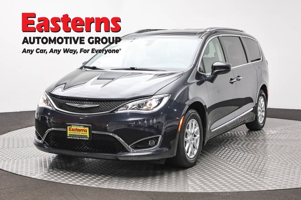 2020 Chrysler Pacifica Touring L's photo