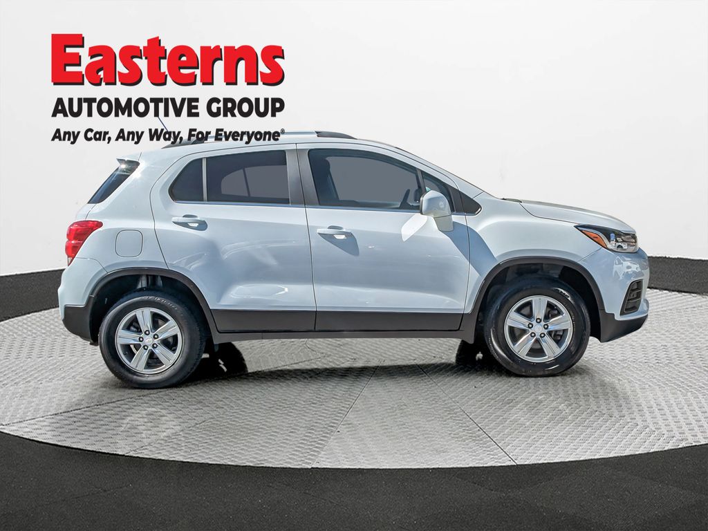 2020 Chevrolet Trax LT photo 4