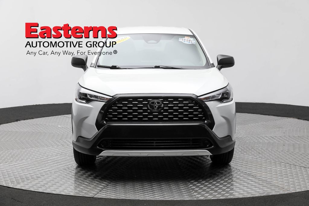 2023 Toyota Corolla Cross L photo 2
