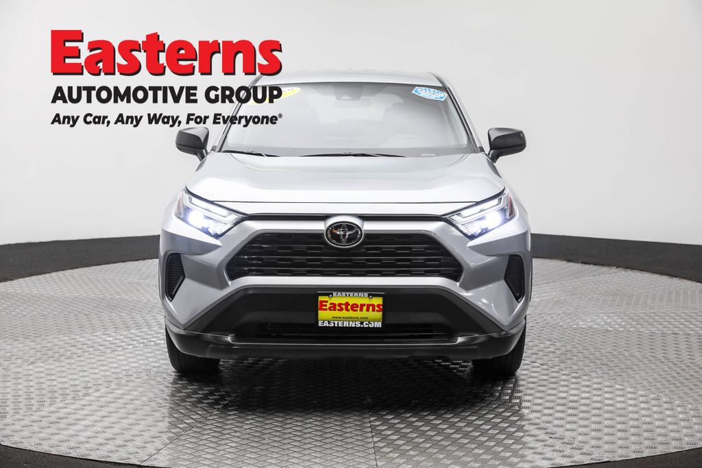 2024 Toyota RAV4 LE photo 2