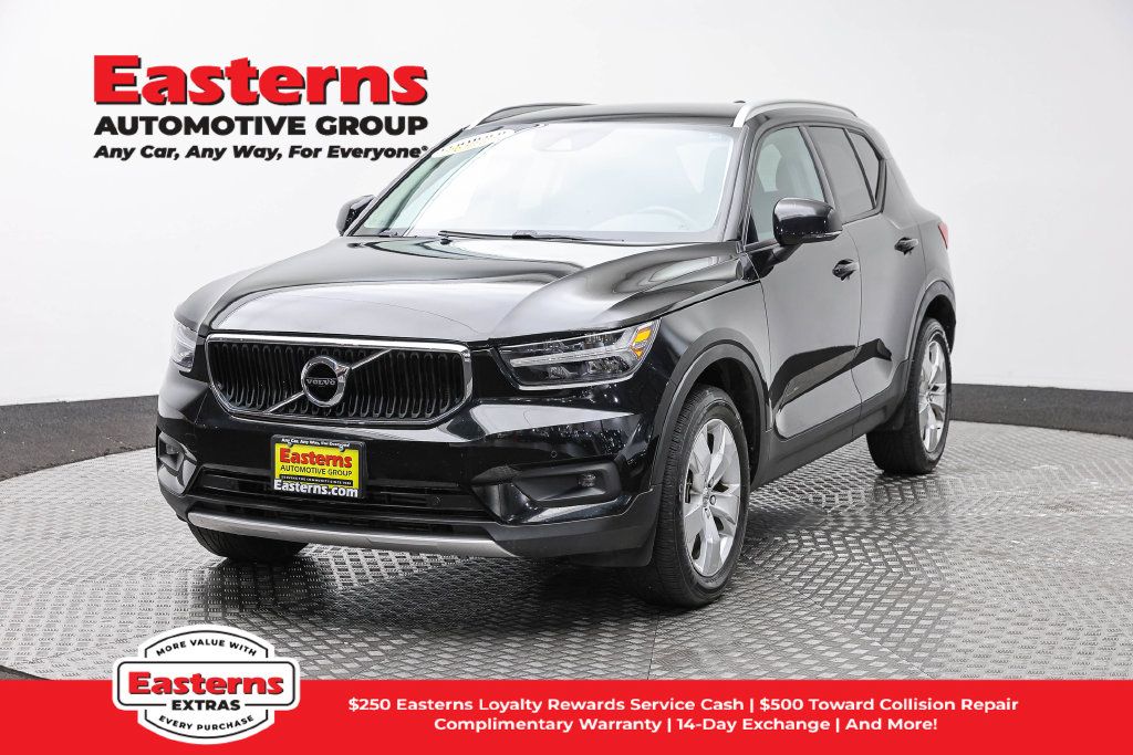 2022 Volvo XC40 Momentum