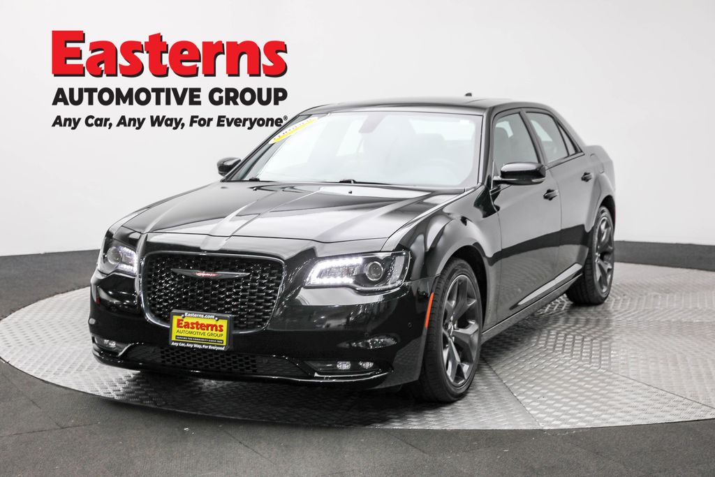 2022 Chrysler 300 S's photo