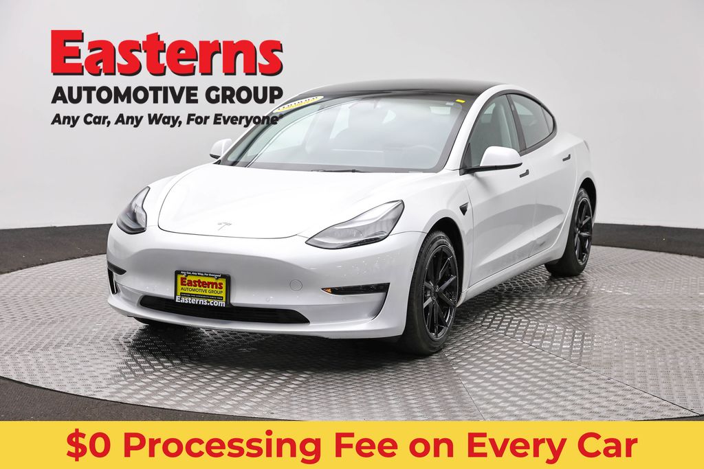 2022 Tesla Model 3 Standard Range Plus's photo