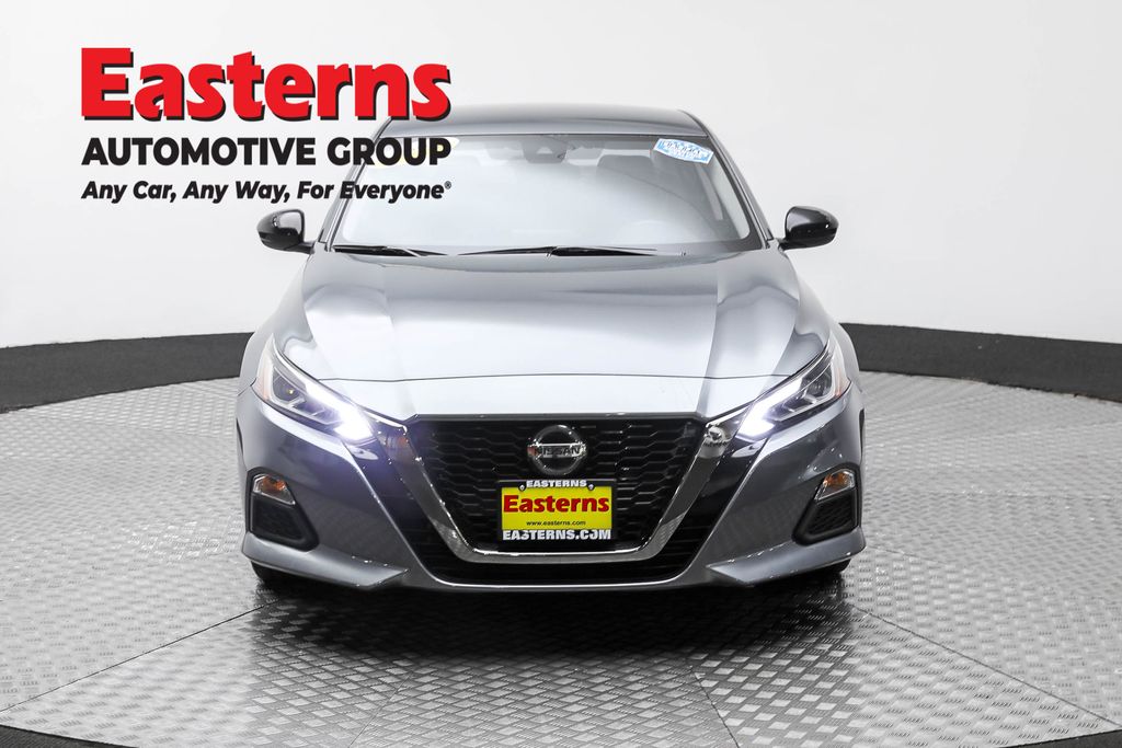 2022 Nissan Altima 2.5 SR photo 2