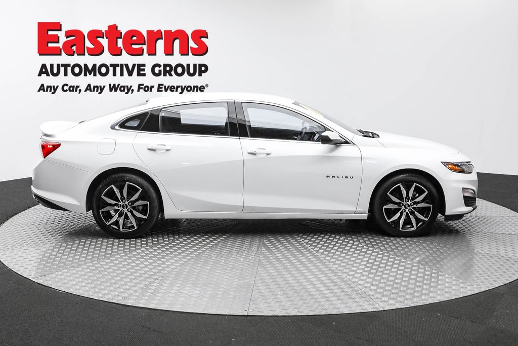 2022 Chevrolet Malibu RS photo 4