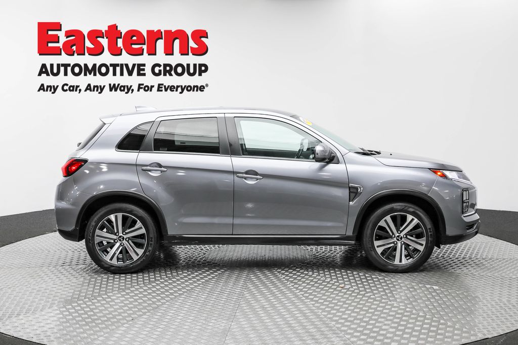 2024 Mitsubishi Outlander Sport SE photo 2