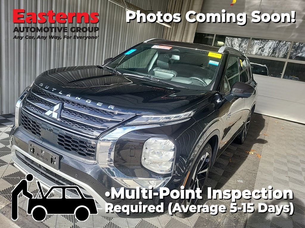 2023 Mitsubishi Outlander Plug-In Hybrid 40th Anniversary's photo