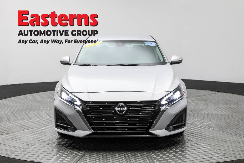 2023 Nissan Altima 2.5 SV photo 2