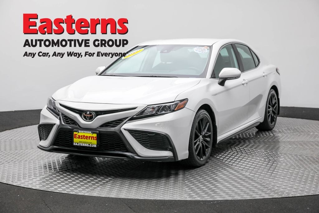 Used 2022 Toyota Camry SE Sedan