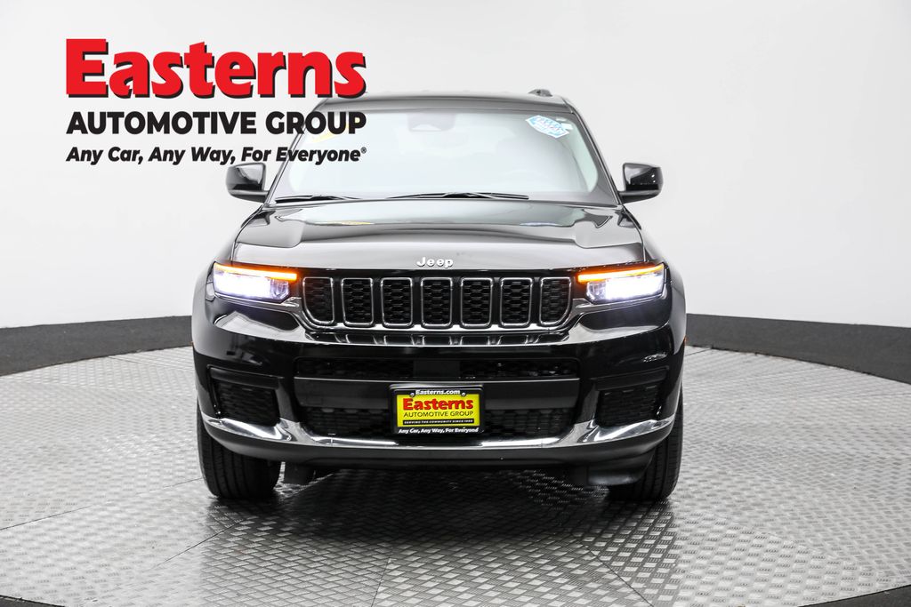 2023 Jeep Grand Cherokee Laredo photo 2