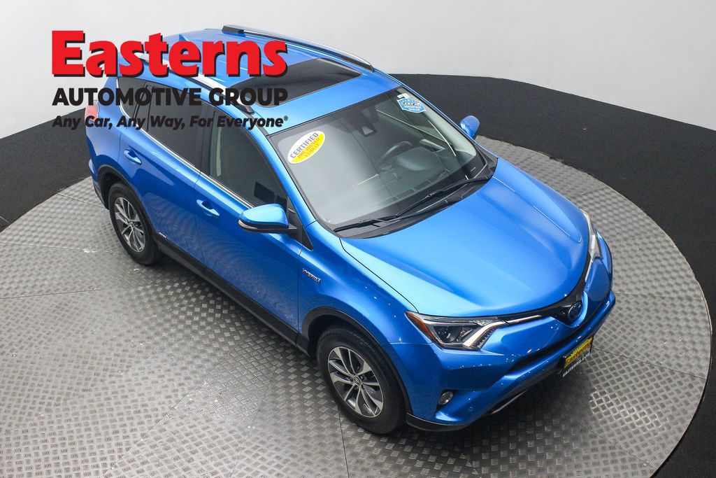 2017 Toyota RAV4 Hybrid XLE photo 2