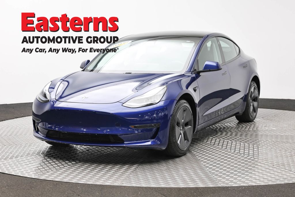 2021 Tesla Model 3 Standard Range Plus's photo