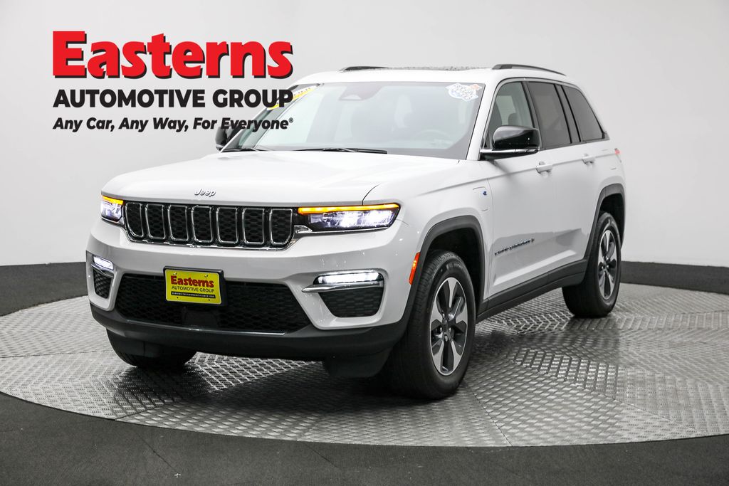 2022 Jeep Grand Cherokee 4xe's photo