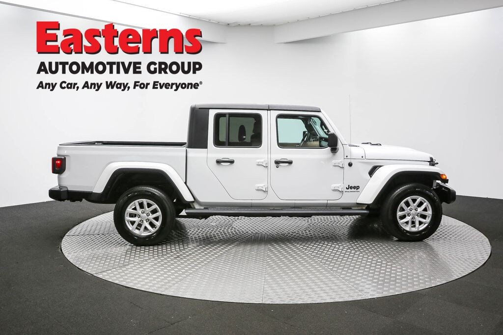 Used 2023 Jeep Gladiator Sport Truck