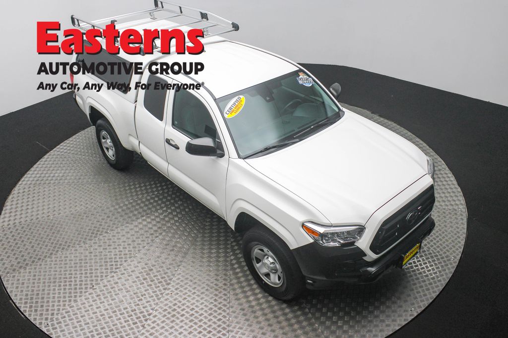 2022 Toyota Tacoma SR photo 3