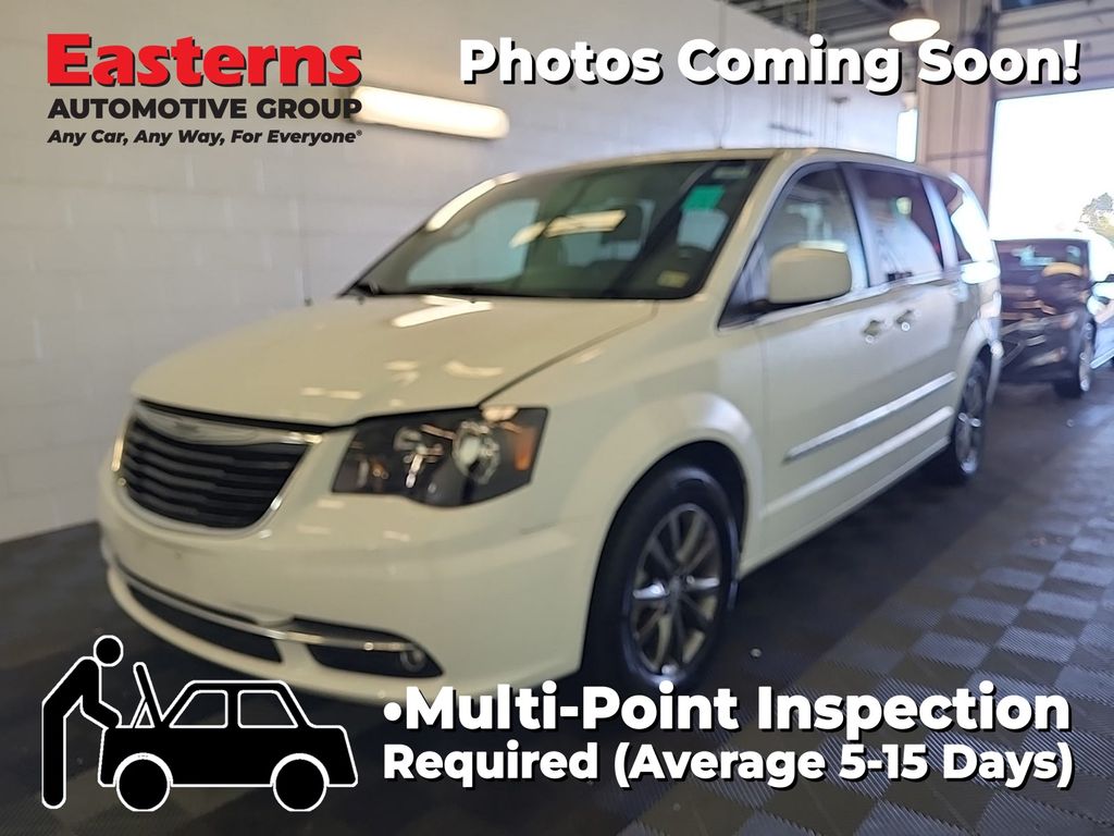 2016 Chrysler Town & Country S