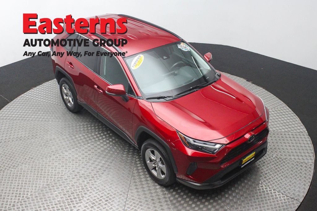 2023 Toyota RAV4 XLE photo 3