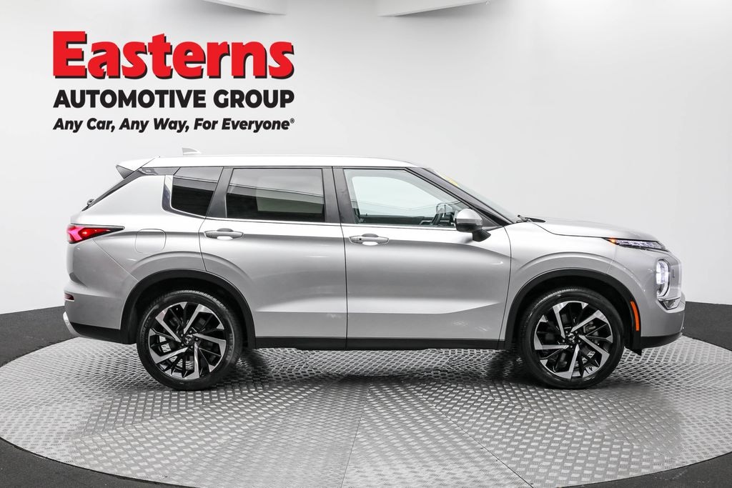 Used 2024 Mitsubishi Outlander SE SUV