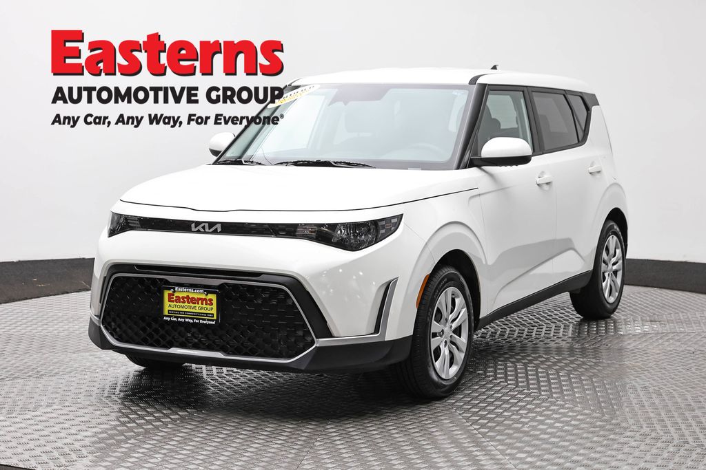 2025 Kia Soul 2.0L LX IVT's photo