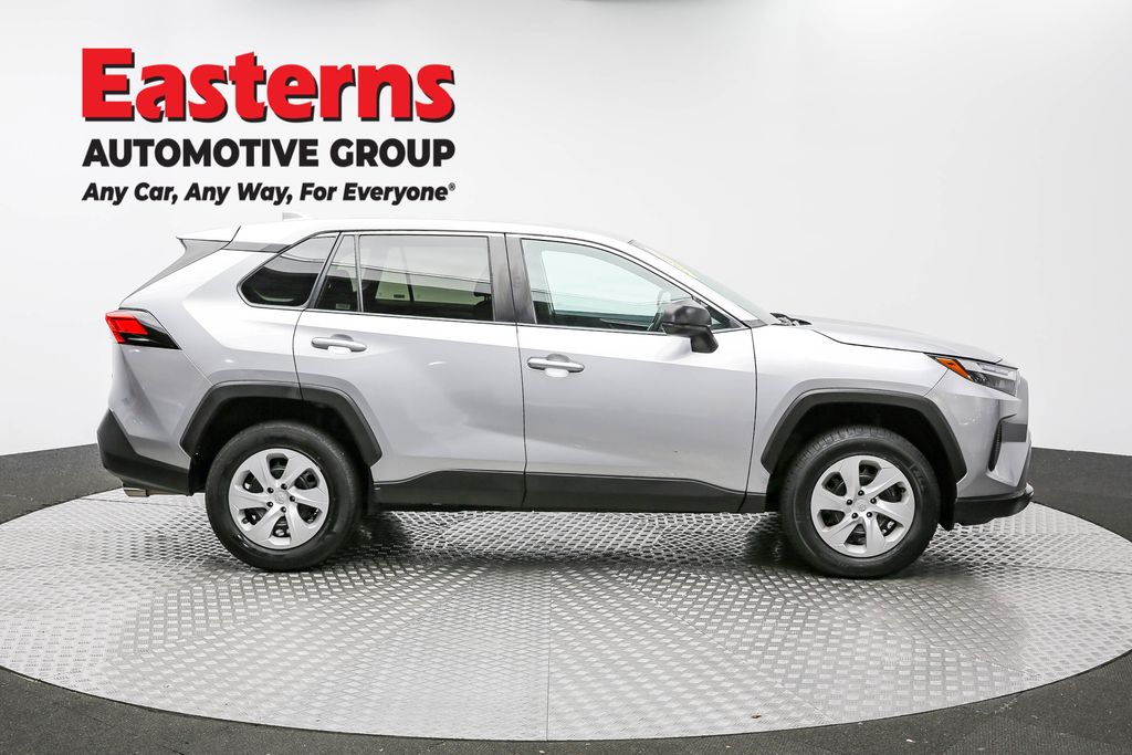 2024 Toyota RAV4 LE photo 2