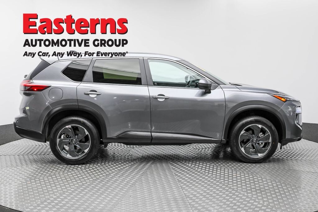 Used 2024 Nissan Rogue SV SUV